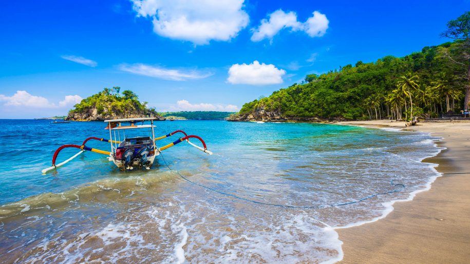 Menikmati Pesona Nusa Lembongan